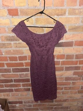 Windsor Lace Off-Shoulder Bodycon Dress in Plum